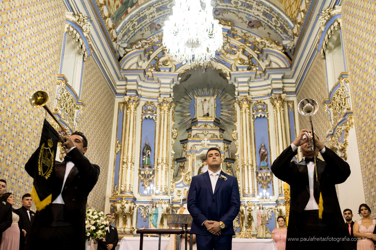 casamento em guaratingueta na igreja matriz catedral de santo antonio de thais e dragan fotografado por paula freitas fotografia