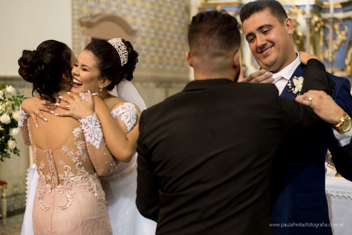 casamento em guaratingueta na igreja matriz catedral de santo antonio de thais e dragan fotografado por paula freitas fotografia