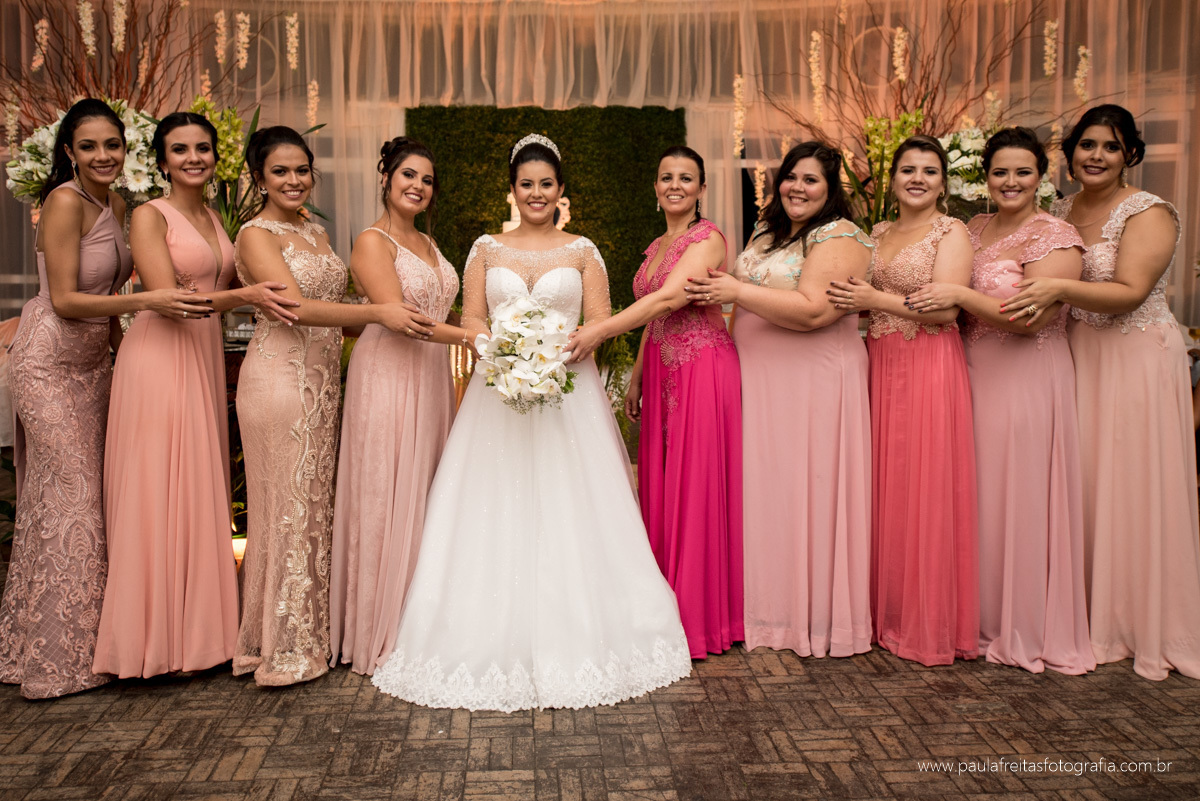 casamento em guaratingueta na igreja matriz catedral de santo antonio de thais e dragan fotografado por paula freitas fotografia