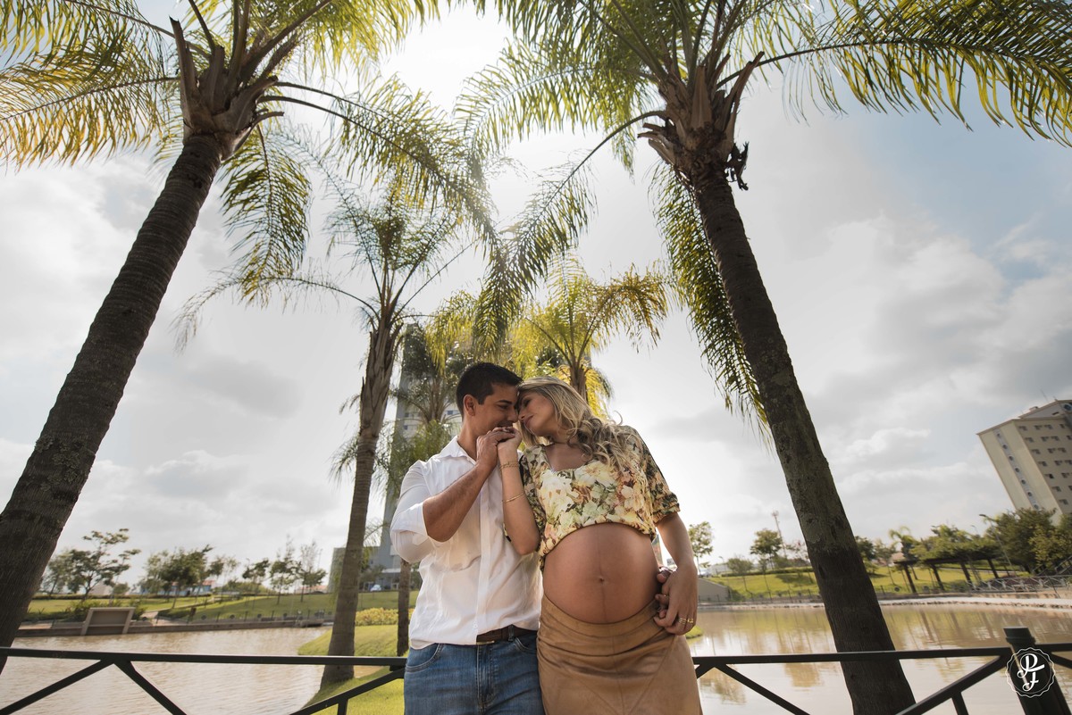 sessão-gestante-em-guaratingueta-sp-flavia-e-renato-fotografia-de-paula-freitas-fotografia