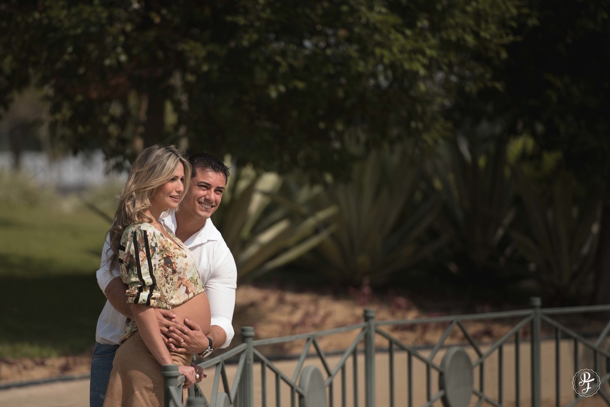 sessão-gestante-em-guaratingueta-sp-flavia-e-renato-fotografia-de-paula-freitas-fotografia