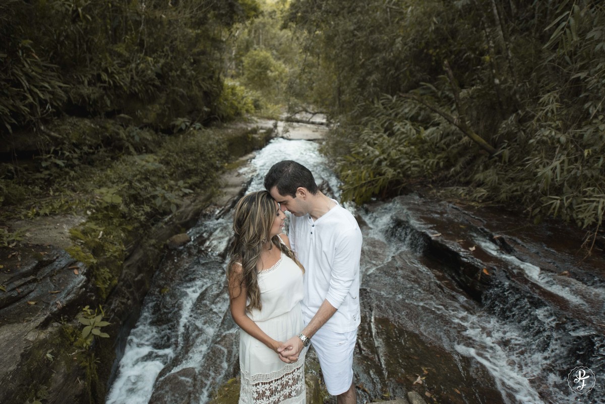 pre-wedding-de-ariane-e-rafael-realizado-em-guaratinguetá-sp-fotografado-por-paula-freitas-fotografia