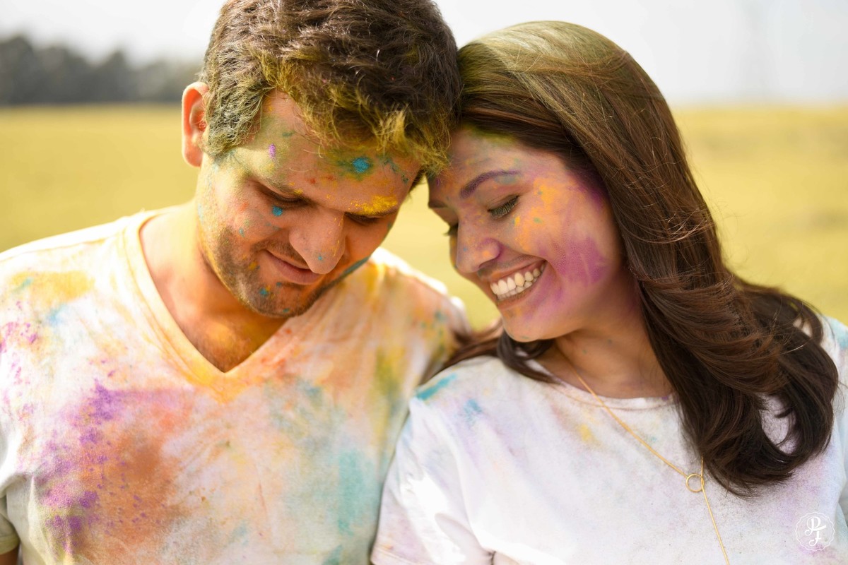 pre-wedding-com-po-colorido-ensaio-de-casal-com-zim-realizado-em-guaratinguetá-sp-maria-augusta-e-artur-fotografados-por-paula-freitas-fotografia