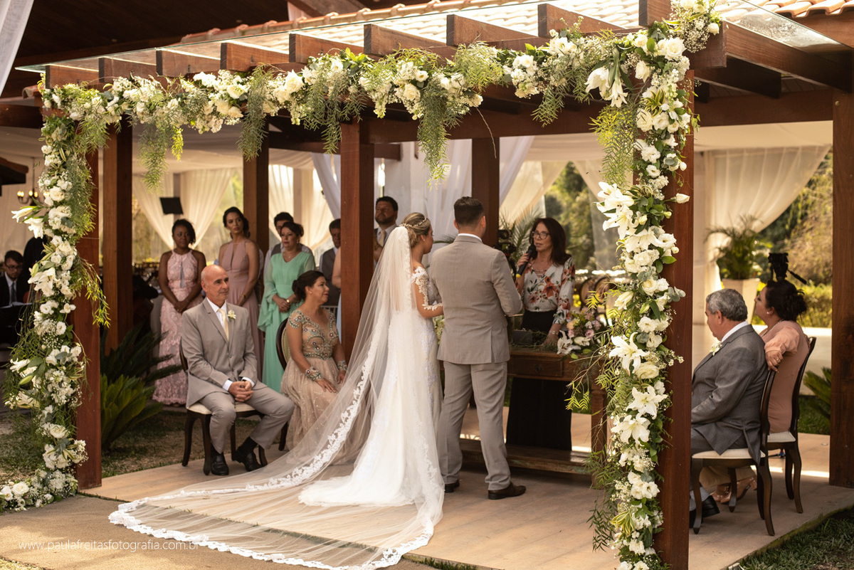 cerimonia ao ar livre no recanto do bosque em guaratingueta por paula freitas fotografia