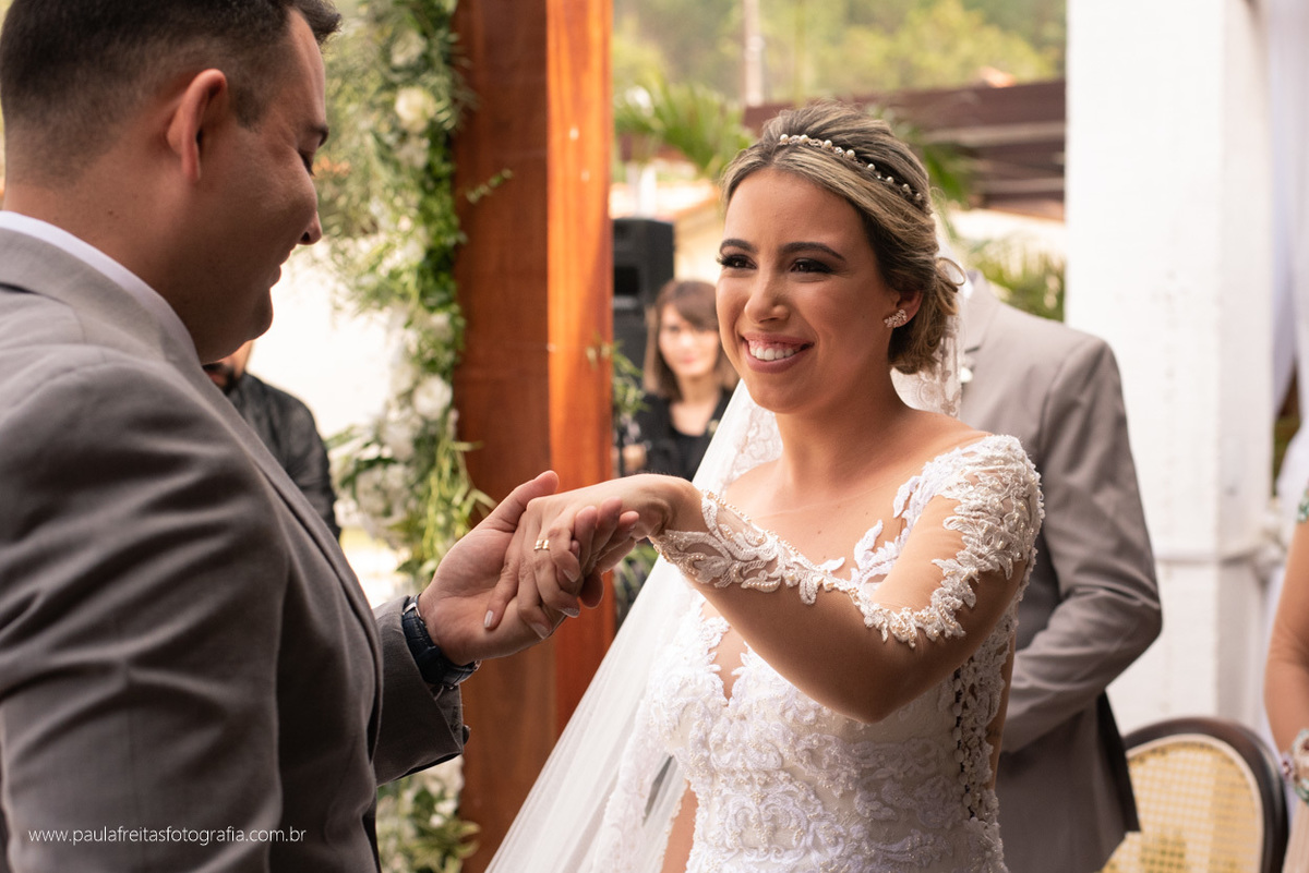 casamento no recanto do bosque em guaratingueta e fotografado por paula freitas fotografia