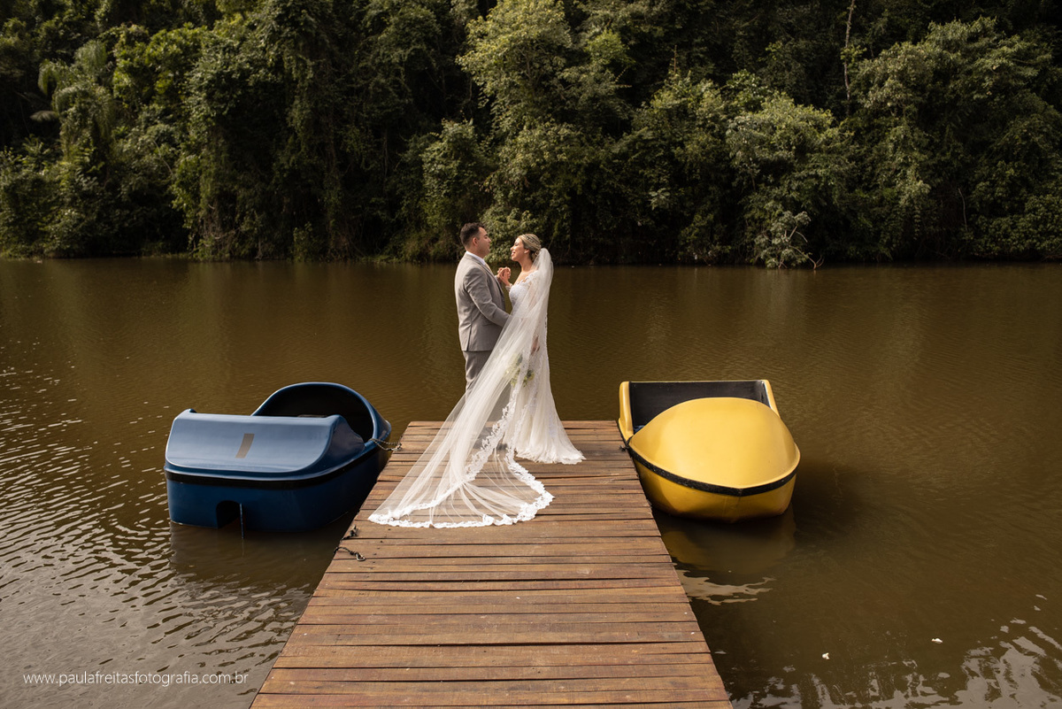casamento de dia ao ar livre fotografado por paula freitas fotografia no recanto do bosque em guaratingueta
