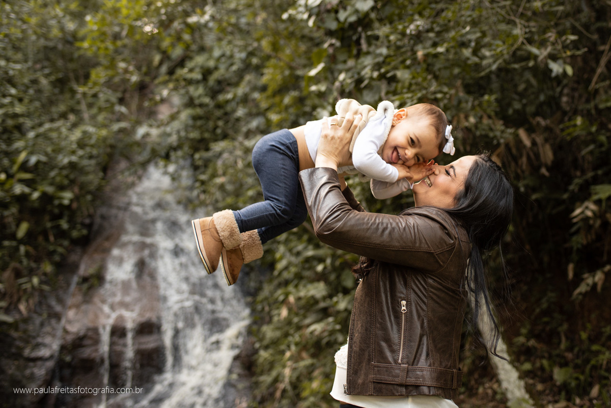 ensaio gestante fotografado por paula freitas fotografia em queluz, sp