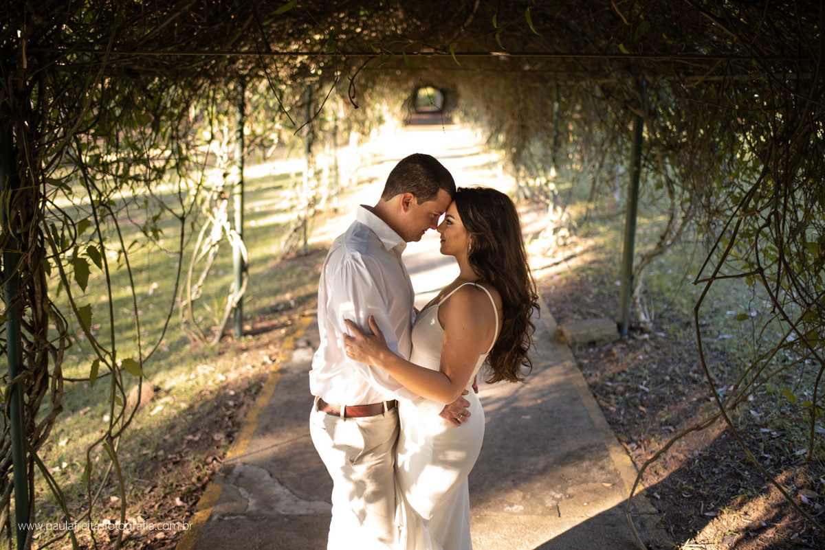 no hotel e golfe clube dos 500 em guaratingueta fotos pre casamento feito por paula freitas fotografia do casal tati pilan e eduardo shimitch