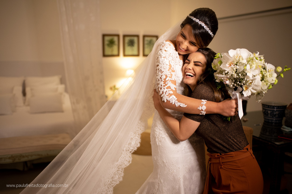 maquiadora glau mafra arrumando a noiva no hotel clube dos 500 em guaratingueta