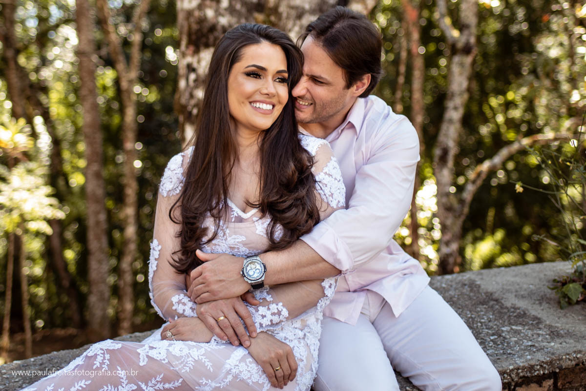 ensaio de casal feito no parque das cerejeiras em campos do jordao