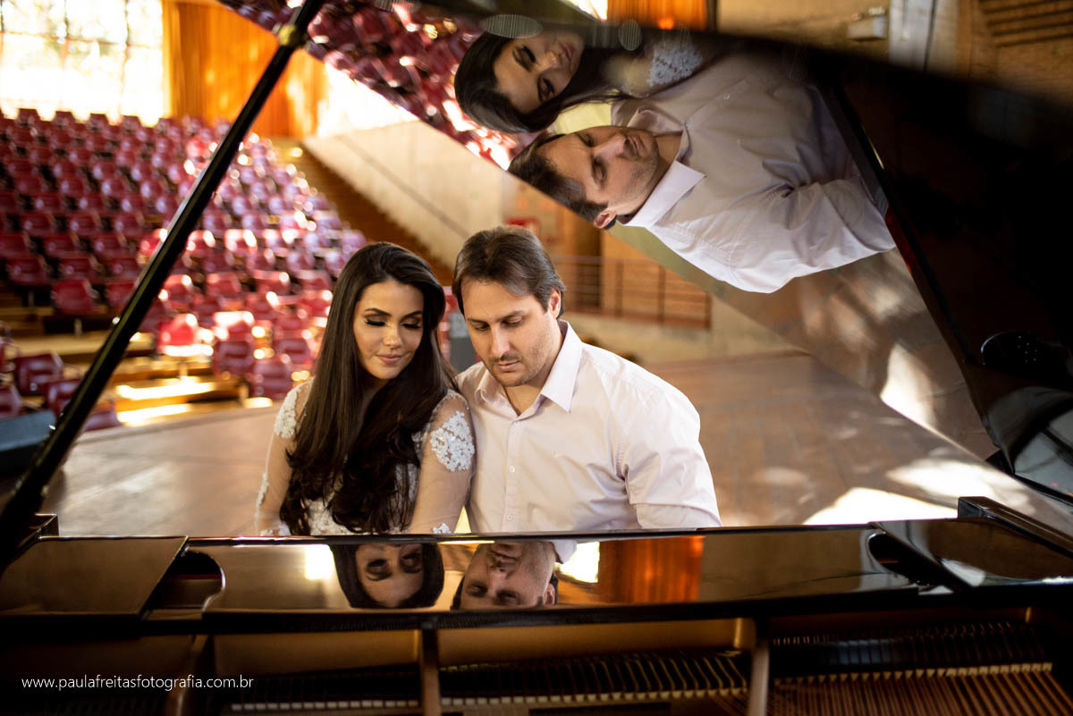ensaio de casal feito no parque das cerejeiras em campos do jordao