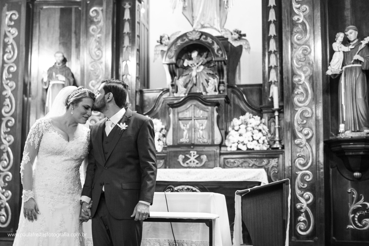 casamento em guaratingueta na igreja nossa senhora das graças fotografado por paula freitas fotografia