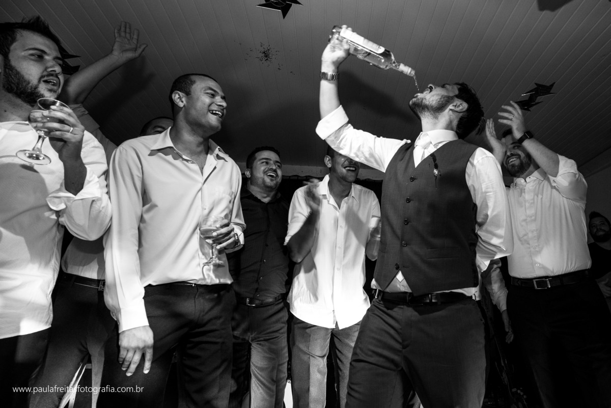 festa de casamento no spaço vip em guaratingueta com show do andre moraes e fotografado por paula freitas fotografia