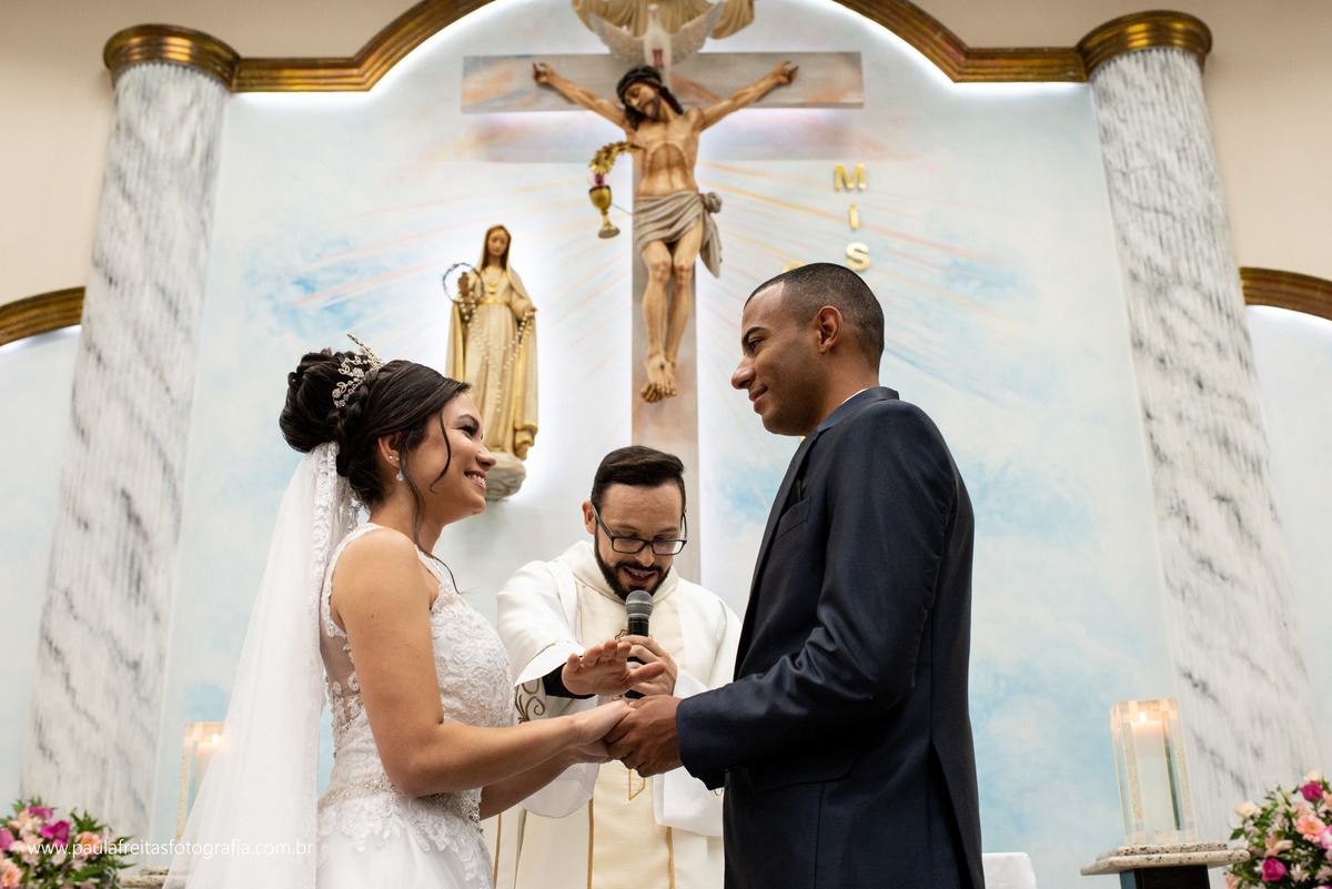 casamento em guaratingueta na igreja nossa senhora de fatima fotografado por paula freitas fotografia e making of na valeria vendrasco