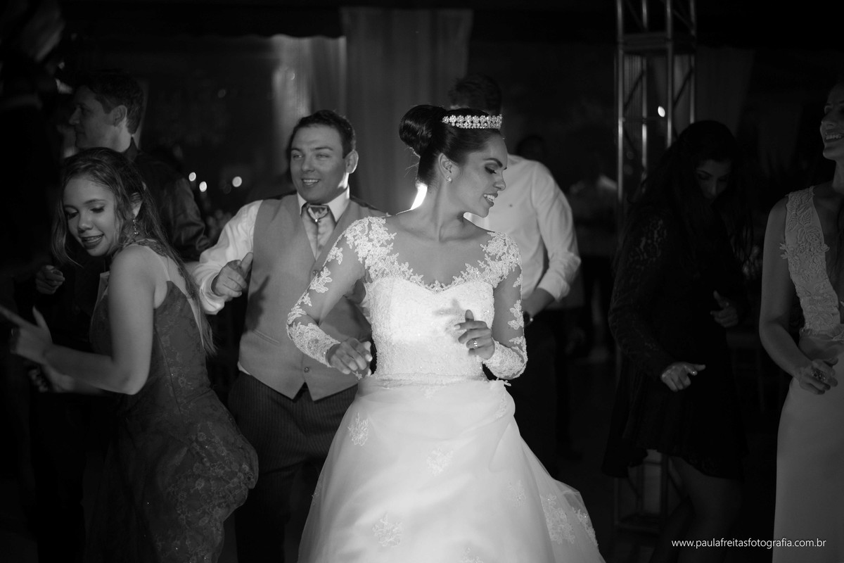 recanto-do-bosque-casamento-em-guaratinguetá-catedral-de-santo-antonio-matriz-eduarda-e-diego-fotografado-por-paula-freitas-fotografia-e-filme-de-supimpa-audiovisual