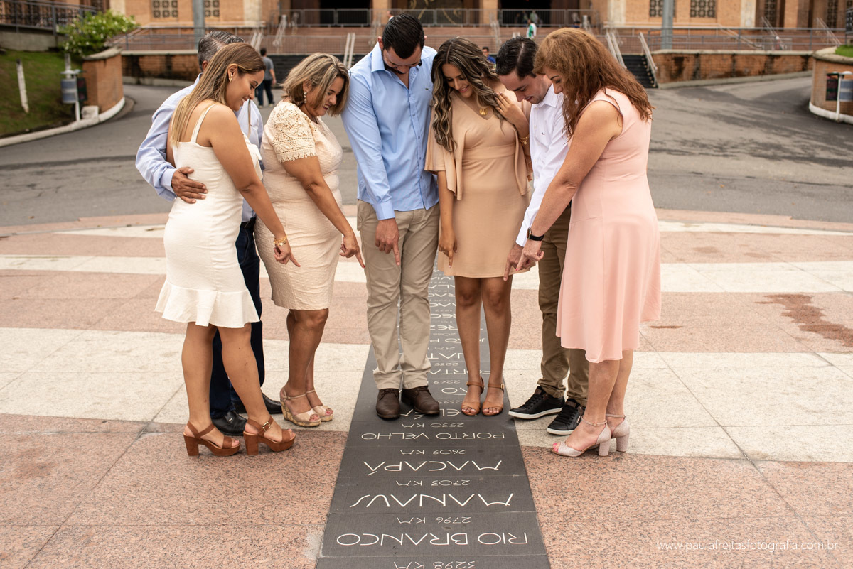 familia de devotos no santuario nacional de aparecida