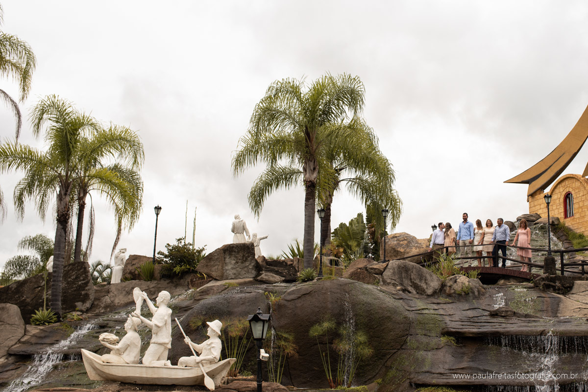 familia de devotos no santuario nacional de aparecida