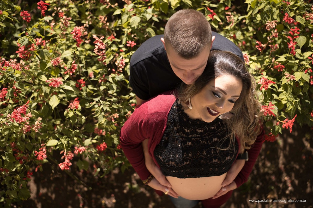 ensaio-de-gestante-a-espera-da-maite-feito-no-parque-da-cidade-em-sao-jose-dos-campos-e-fotografados-por-paula-freitas-fotografia