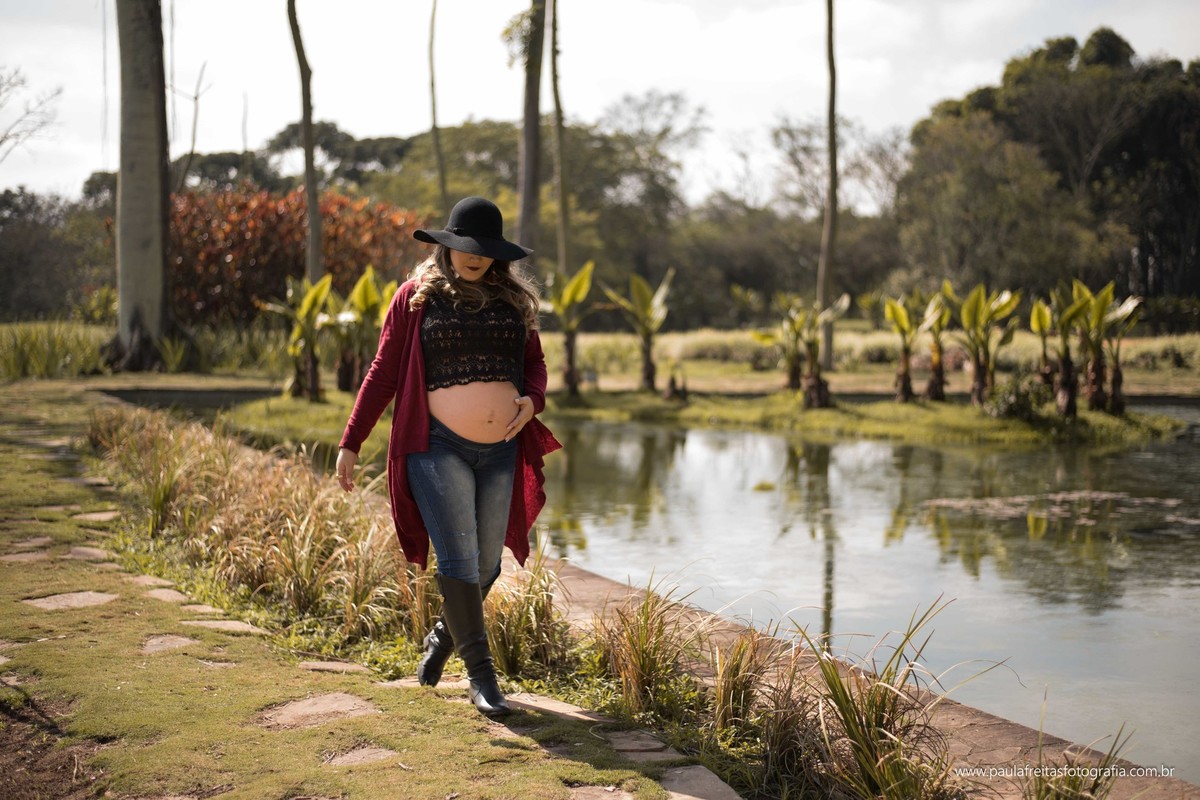 ensaio-de-gestante-a-espera-da-maite-feito-no-parque-da-cidade-em-sao-jose-dos-campos-e-fotografados-por-paula-freitas-fotografia