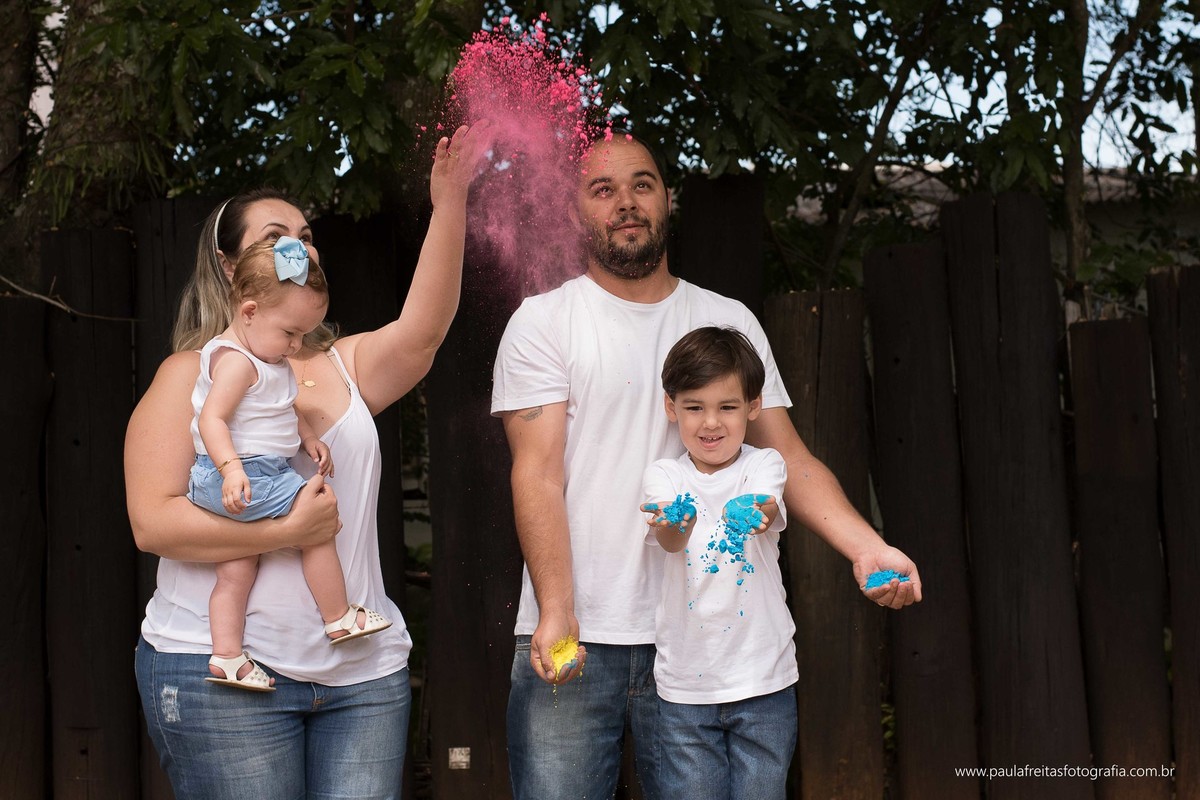 acompanhamento-mensal-maria-luisa-11-meses-fotografado-por-paula-freitas-fotografia-em-guaratingueta-sp-ensaio-com-po-colorido-po-zim
