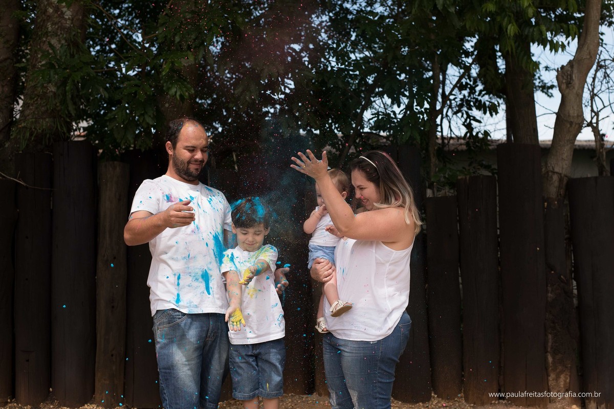 acompanhamento-mensal-maria-luisa-11-meses-fotografado-por-paula-freitas-fotografia-em-guaratingueta-sp-ensaio-com-po-colorido-po-zim