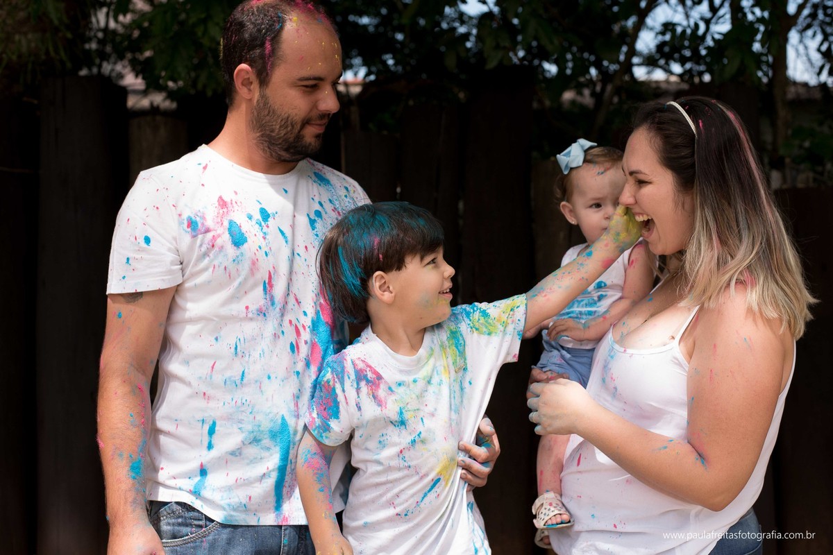 acompanhamento-mensal-maria-luisa-11-meses-fotografado-por-paula-freitas-fotografia-em-guaratingueta-sp-ensaio-com-po-colorido-po-zim