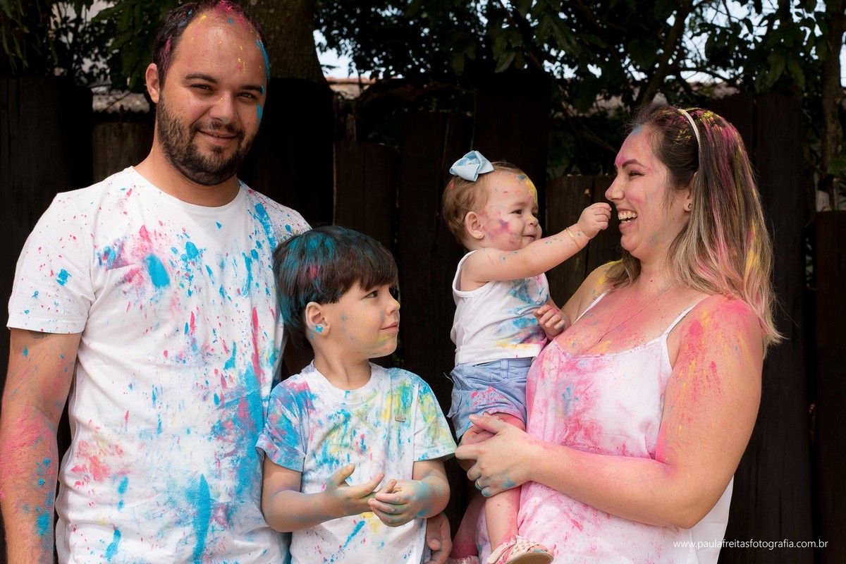 acompanhamento-mensal-maria-luisa-11-meses-fotografado-por-paula-freitas-fotografia-em-guaratingueta-sp-ensaio-com-po-colorido-po-zim