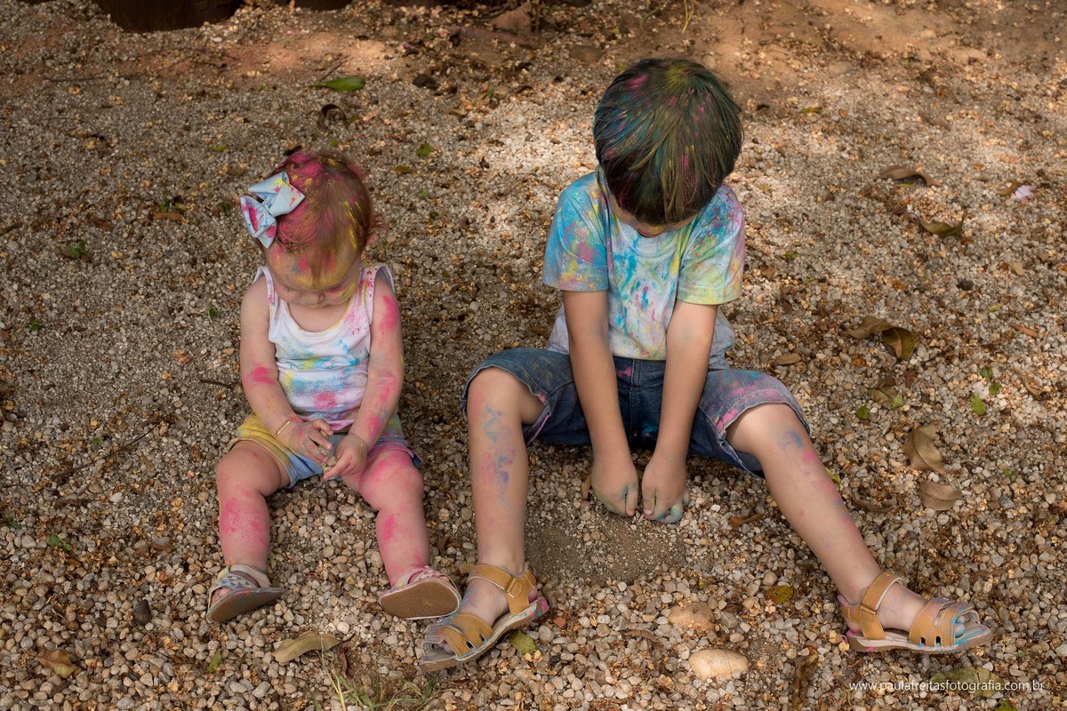 acompanhamento-mensal-maria-luisa-11-meses-fotografado-por-paula-freitas-fotografia-em-guaratingueta-sp-ensaio-com-po-colorido-po-zim
