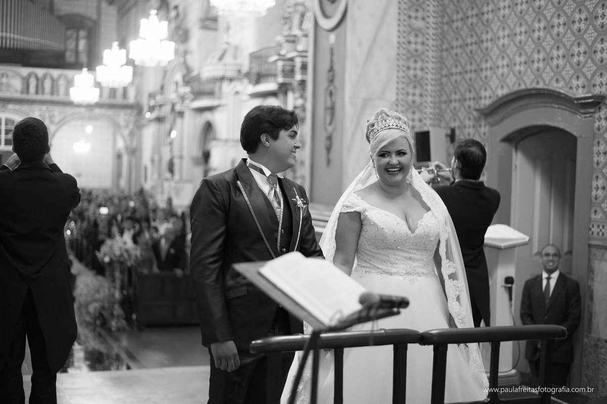 laryssa-e-junior-casamento-no-spaço-vip-e-catedral-em-guaratingueta-paula-freitas-fotografia