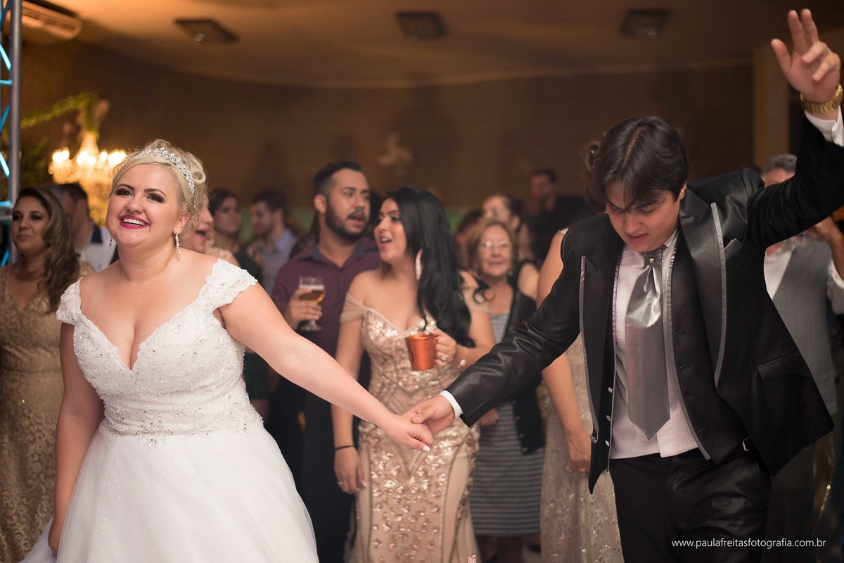 laryssa-e-junior-casamento-no-spaço-vip-e-catedral-em-guaratingueta-paula-freitas-fotografia