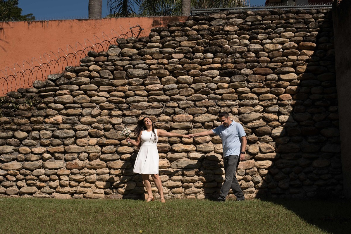 pre-wedding-ensaio-de-casal-realizado-em-guaratingueta-fotografado-por-paula-freitas-fotografia