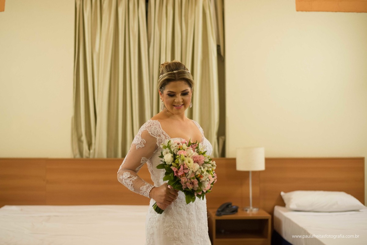 seminario-bom-jesus-em-aparecida-sp-casamento-thaise-e-rodrigo-na-matriz-de-santo-antonio-em-guaratingueta-sp-fotografado-por-paula-freitas-fotografia-e-video-de-supimpa
