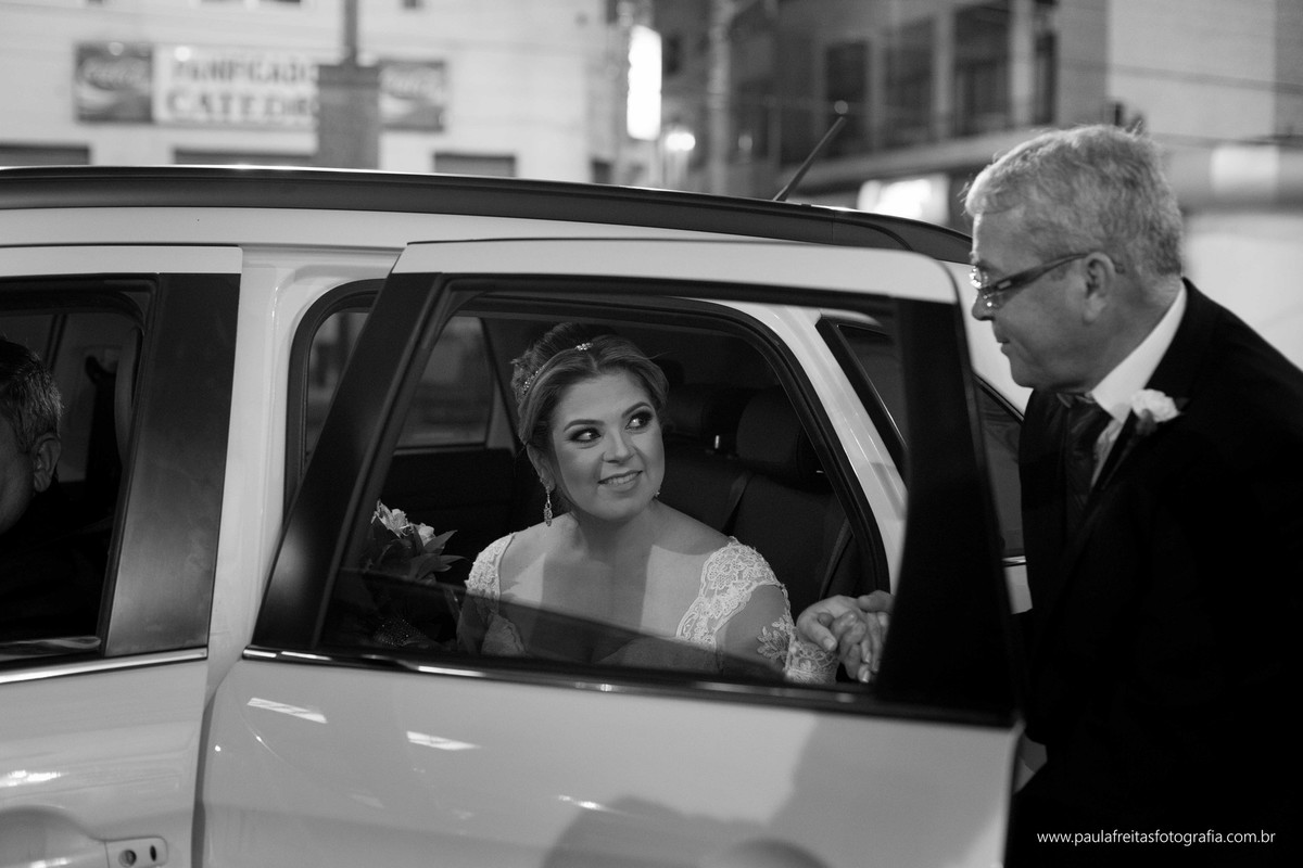 seminario-bom-jesus-em-aparecida-sp-casamento-thaise-e-rodrigo-na-matriz-de-santo-antonio-em-guaratingueta-sp-fotografado-por-paula-freitas-fotografia-e-video-de-supimpa
