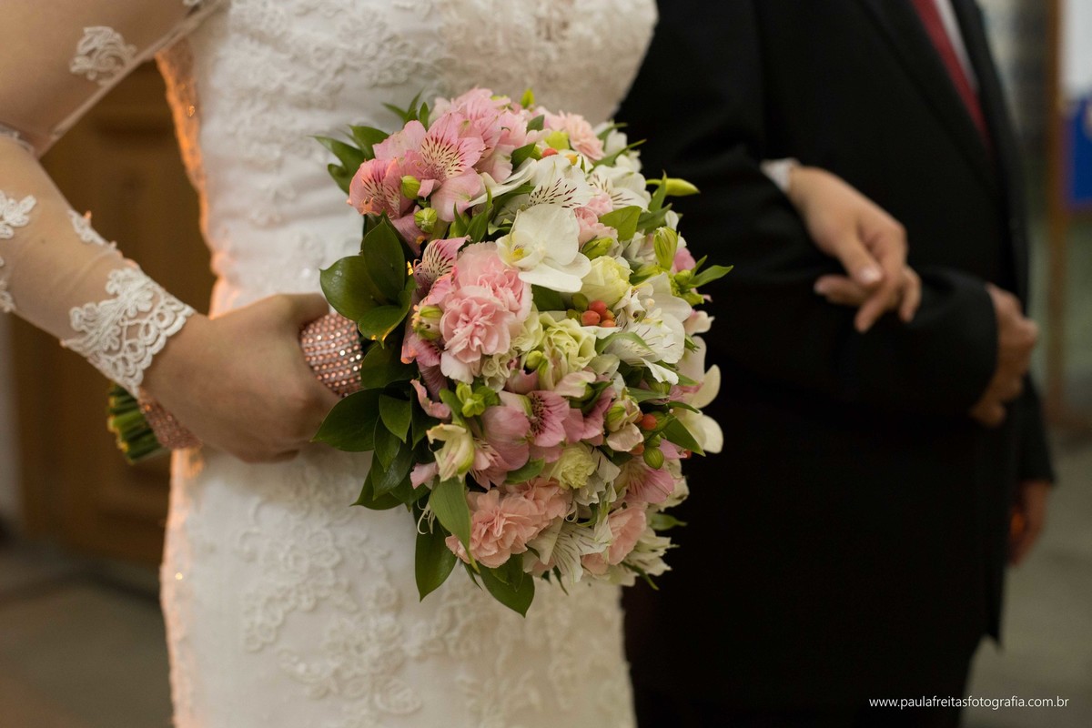 seminario-bom-jesus-em-aparecida-sp-casamento-thaise-e-rodrigo-na-matriz-de-santo-antonio-em-guaratingueta-sp-fotografado-por-paula-freitas-fotografia-e-video-de-supimpa