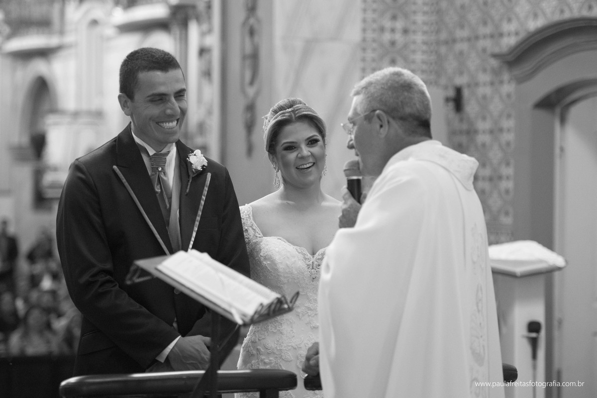 seminario-bom-jesus-em-aparecida-sp-casamento-thaise-e-rodrigo-na-matriz-de-santo-antonio-em-guaratingueta-sp-fotografado-por-paula-freitas-fotografia-e-video-de-supimpa