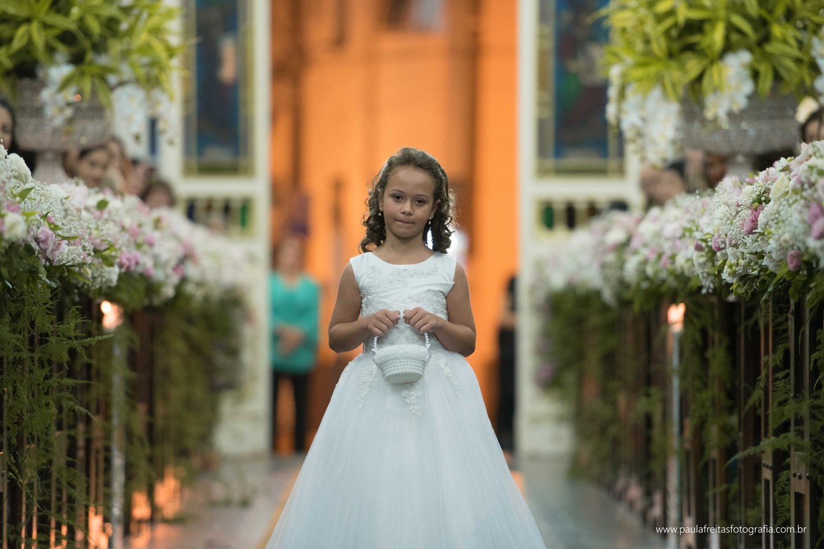 seminario-bom-jesus-em-aparecida-sp-casamento-thaise-e-rodrigo-na-matriz-de-santo-antonio-em-guaratingueta-sp-fotografado-por-paula-freitas-fotografia-e-video-de-supimpa