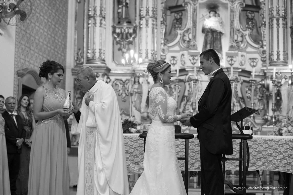 seminario-bom-jesus-em-aparecida-sp-casamento-thaise-e-rodrigo-na-matriz-de-santo-antonio-em-guaratingueta-sp-fotografado-por-paula-freitas-fotografia-e-video-de-supimpa