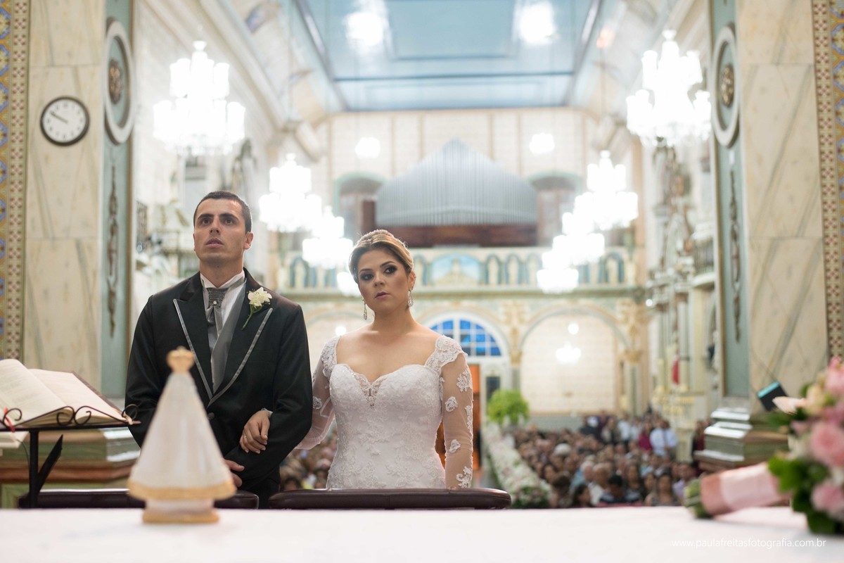 seminario-bom-jesus-em-aparecida-sp-casamento-thaise-e-rodrigo-na-matriz-de-santo-antonio-em-guaratingueta-sp-fotografado-por-paula-freitas-fotografia-e-video-de-supimpa