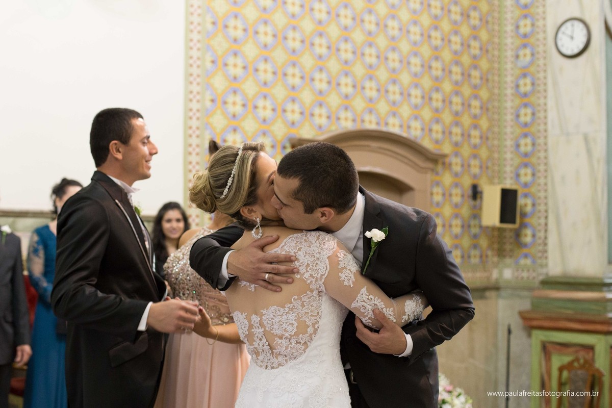 seminario-bom-jesus-em-aparecida-sp-casamento-thaise-e-rodrigo-na-matriz-de-santo-antonio-em-guaratingueta-sp-fotografado-por-paula-freitas-fotografia-e-video-de-supimpa