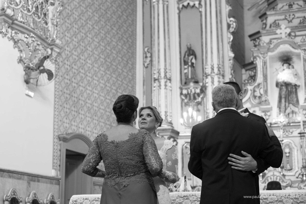 seminario-bom-jesus-em-aparecida-sp-casamento-thaise-e-rodrigo-na-matriz-de-santo-antonio-em-guaratingueta-sp-fotografado-por-paula-freitas-fotografia-e-video-de-supimpa