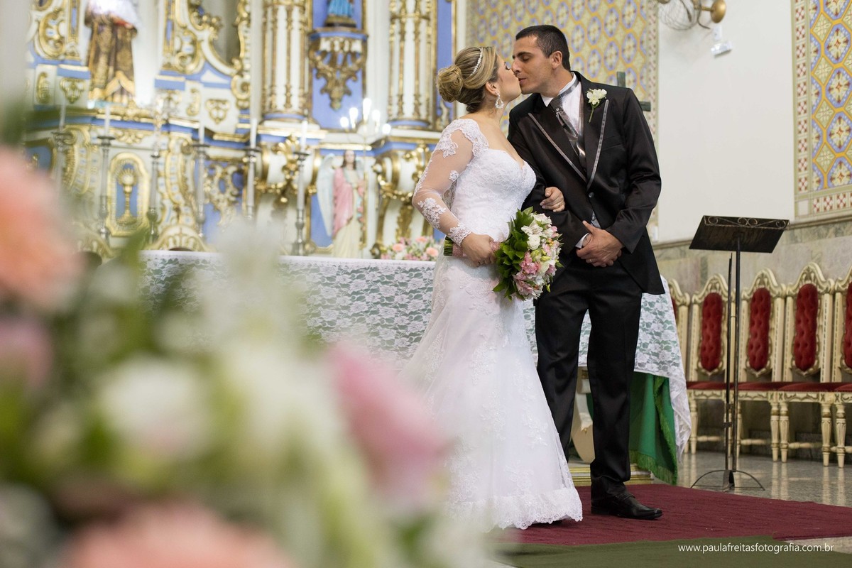 seminario-bom-jesus-em-aparecida-sp-casamento-thaise-e-rodrigo-na-matriz-de-santo-antonio-em-guaratingueta-sp-fotografado-por-paula-freitas-fotografia-e-video-de-supimpa