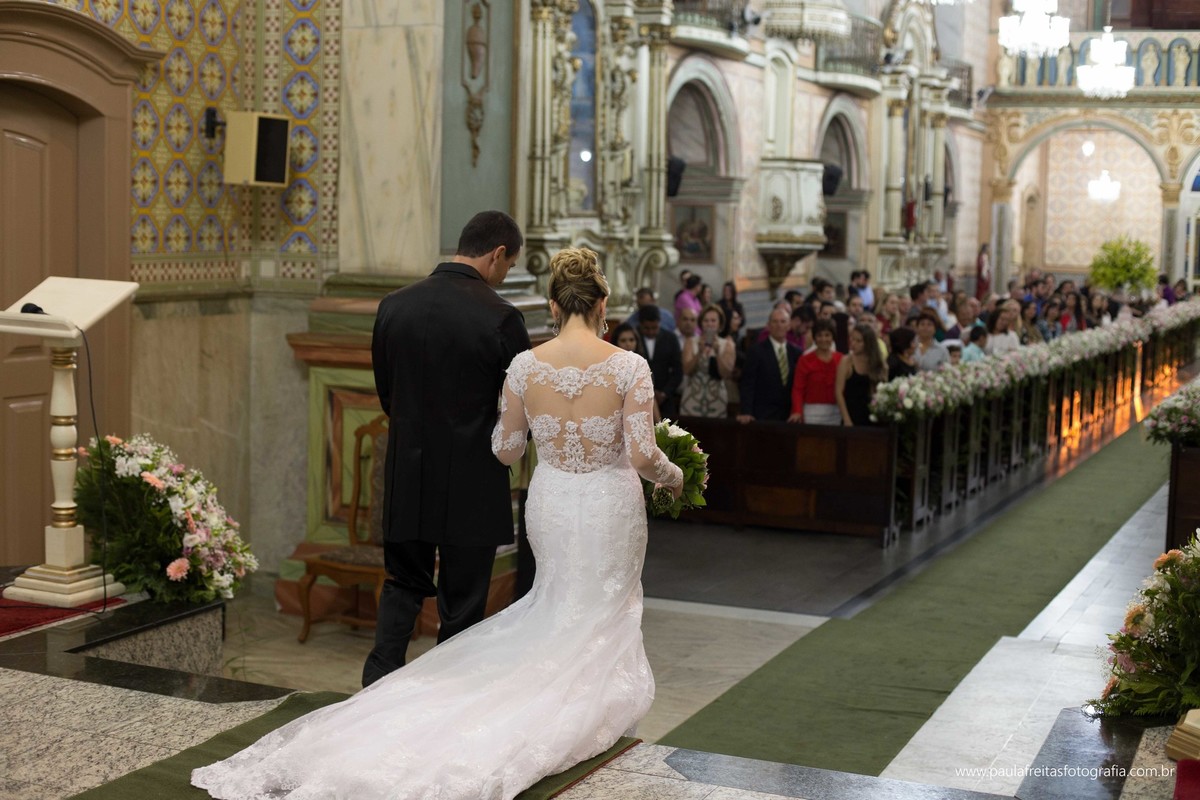 seminario-bom-jesus-em-aparecida-sp-casamento-thaise-e-rodrigo-na-matriz-de-santo-antonio-em-guaratingueta-sp-fotografado-por-paula-freitas-fotografia-e-video-de-supimpa