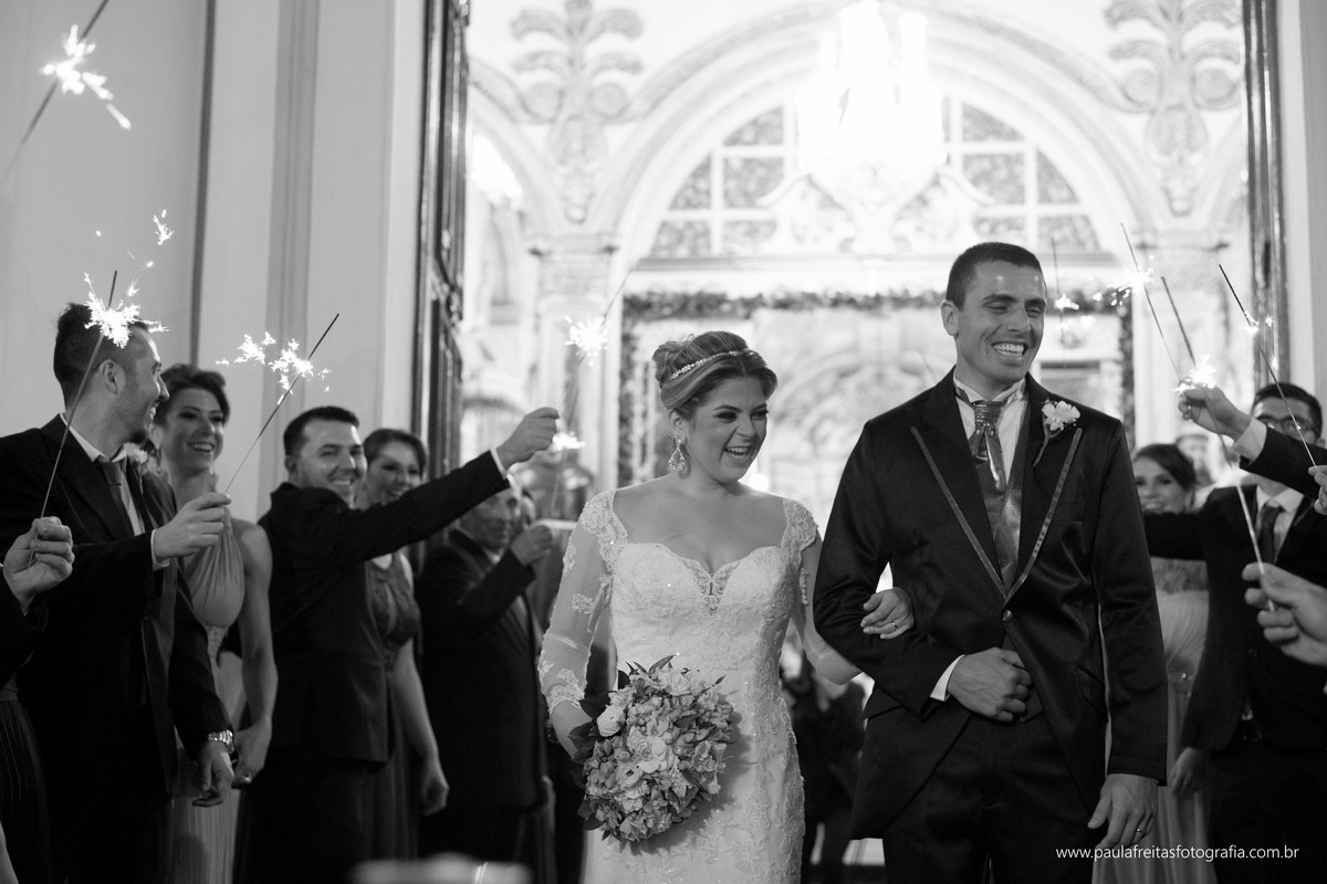 seminario-bom-jesus-em-aparecida-sp-casamento-thaise-e-rodrigo-na-matriz-de-santo-antonio-em-guaratingueta-sp-fotografado-por-paula-freitas-fotografia-e-video-de-supimpa