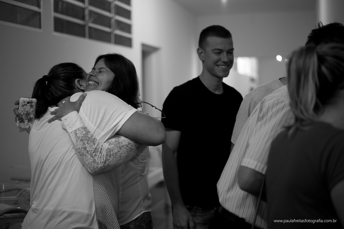 santa-casa-da-misericordia-de-guaratingueta-fotografia-de-parto-nascimento-de-maite-vanessa-e-felipe-fotografado-por-paula-freitas-fotografia-5