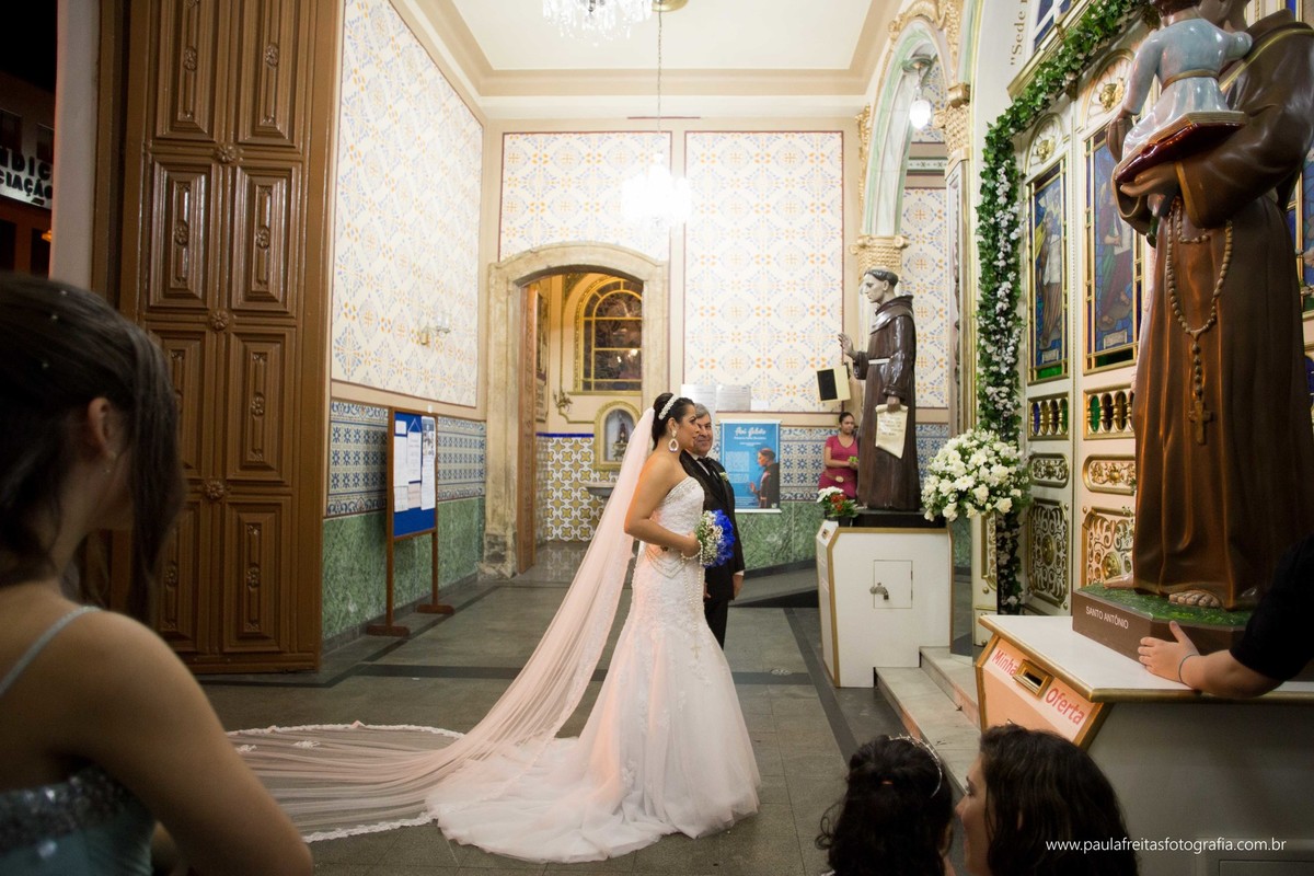 recanto-vip-e-catedral-de-santo-antonio-de-guaratingueta-casamento-de-thais-prado-e-pedro-antunes-fotografado-por-paula-freitas-e-video-de-supimpa-audiovisual