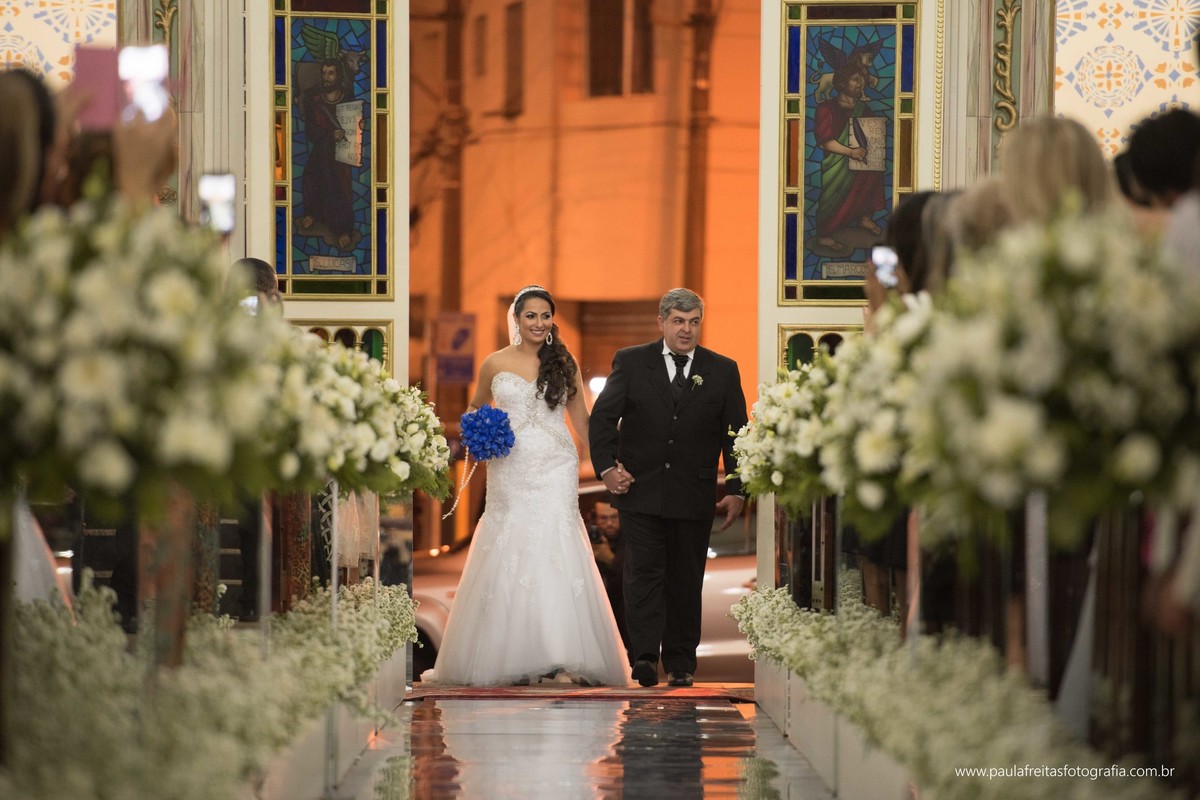 recanto-vip-e-catedral-de-santo-antonio-de-guaratingueta-casamento-de-thais-prado-e-pedro-antunes-fotografado-por-paula-freitas-e-video-de-supimpa-audiovisual