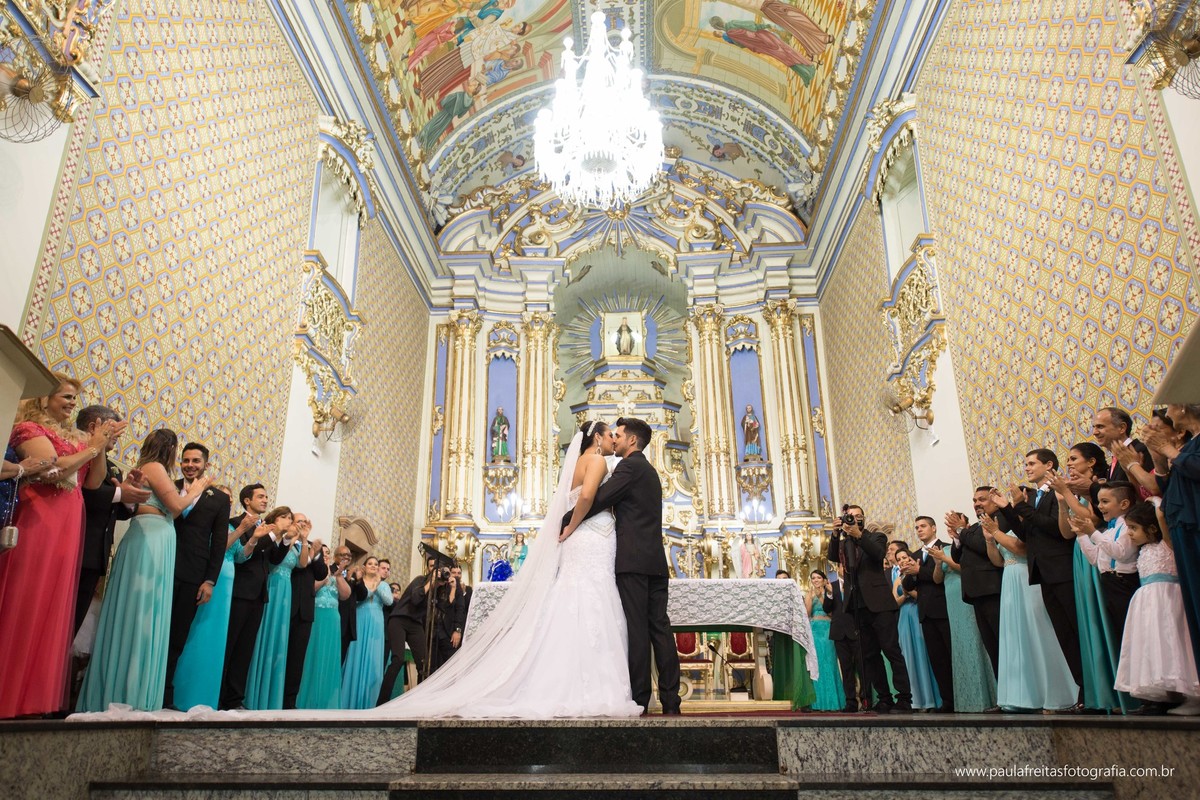 recanto-vip-e-catedral-de-santo-antonio-de-guaratingueta-casamento-de-thais-prado-e-pedro-antunes-fotografado-por-paula-freitas-e-video-de-supimpa-audiovisual