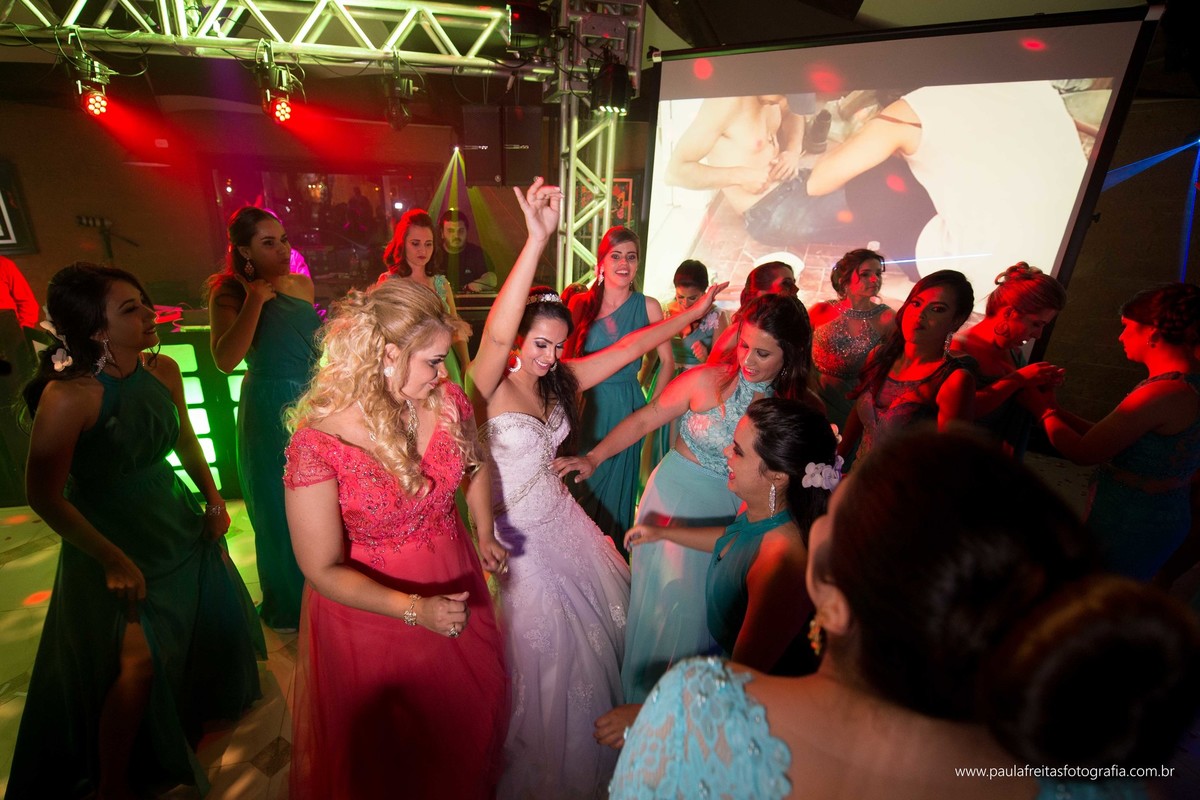 recanto-vip-e-catedral-de-santo-antonio-de-guaratingueta-casamento-de-thais-prado-e-pedro-antunes-fotografado-por-paula-freitas-e-video-de-supimpa-audiovisual