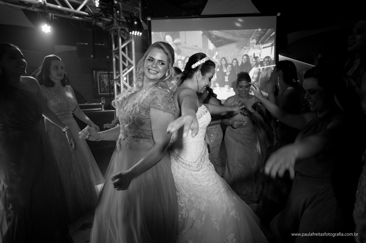 recanto-vip-e-catedral-de-santo-antonio-de-guaratingueta-casamento-de-thais-prado-e-pedro-antunes-fotografado-por-paula-freitas-e-video-de-supimpa-audiovisual