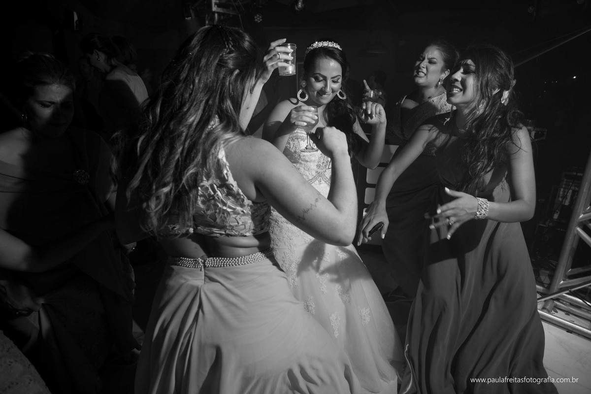 recanto-vip-e-catedral-de-santo-antonio-de-guaratingueta-casamento-de-thais-prado-e-pedro-antunes-fotografado-por-paula-freitas-e-video-de-supimpa-audiovisual